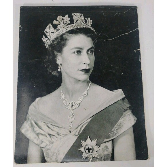 VTG 1950s Tablet Unlined Writing Drawing Paper with Photo of Queen Elizabeth II - Picture 1 of 12